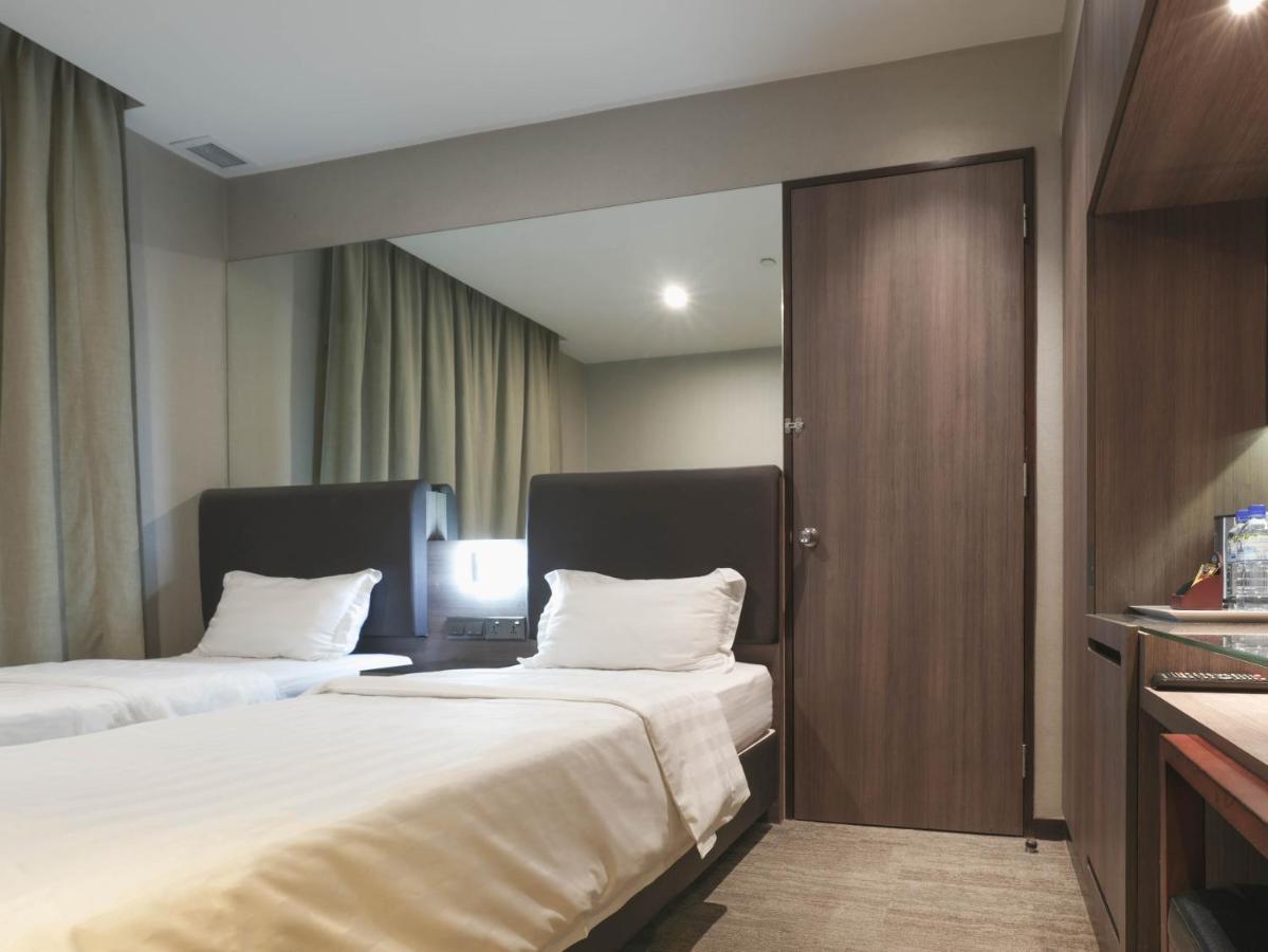 Amrise Hotel Kitchener Сингапур Экстерьер фото