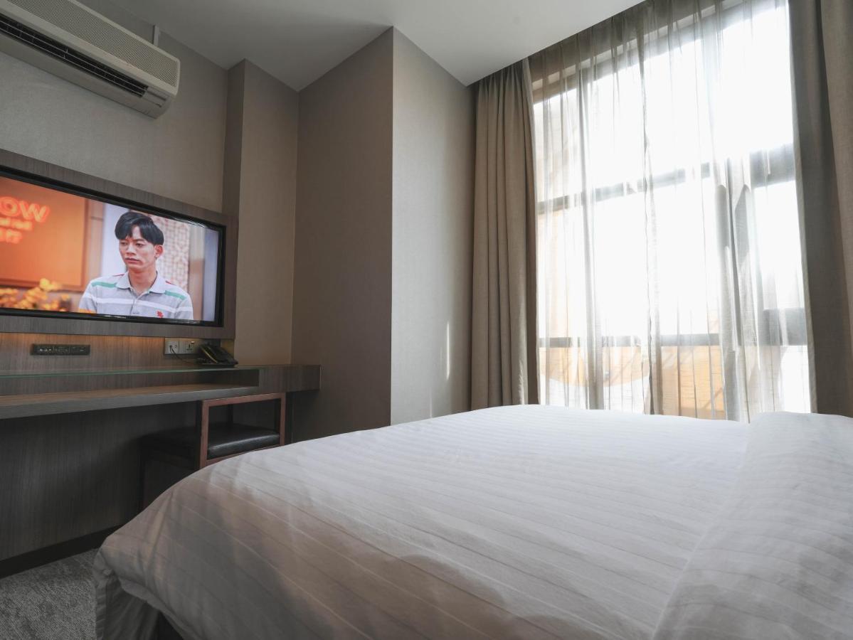 Amrise Hotel Kitchener Сингапур Экстерьер фото