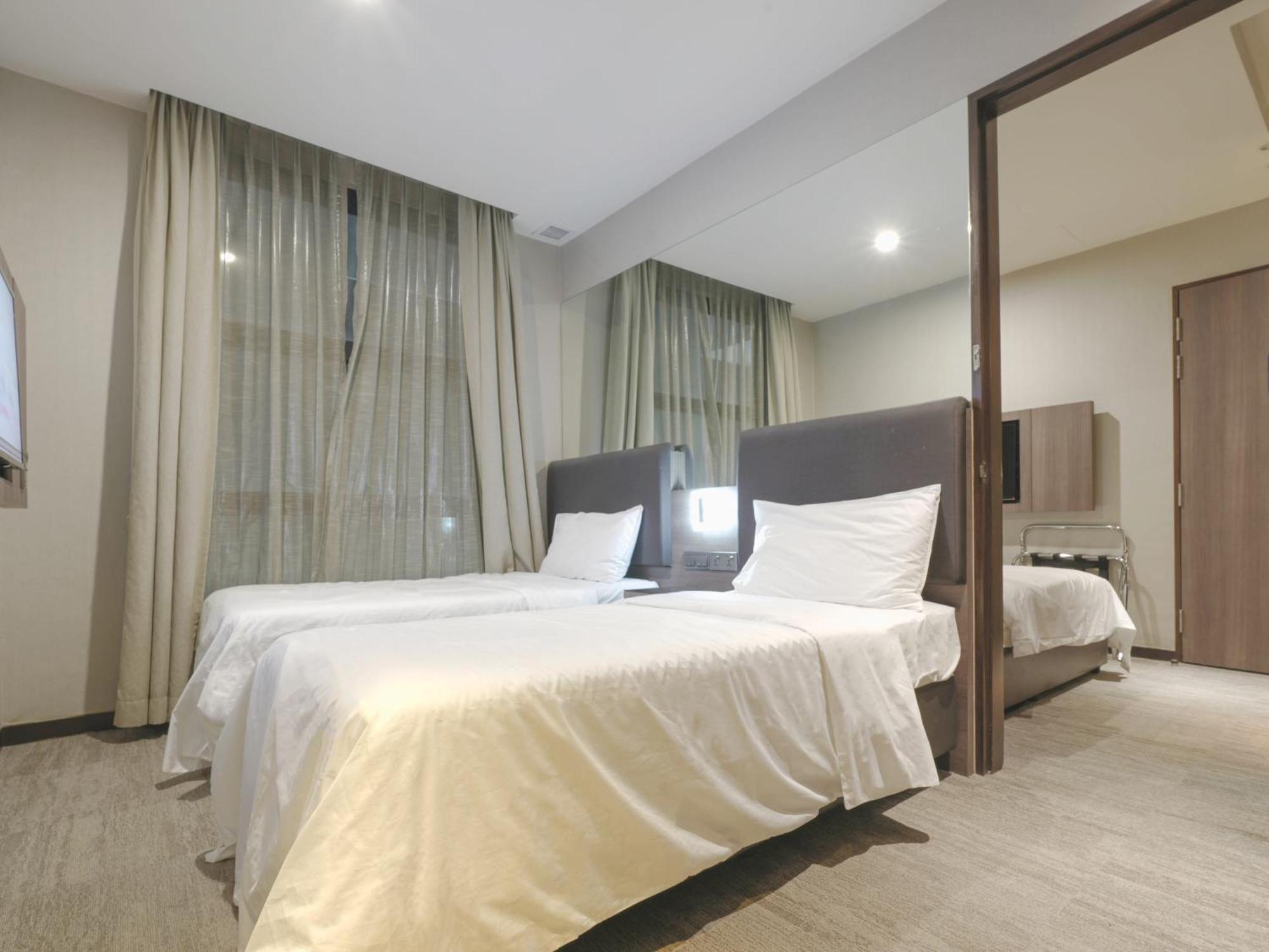 Amrise Hotel Kitchener Сингапур Экстерьер фото